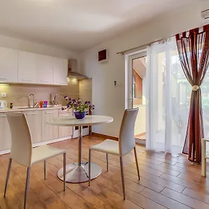  Apartment Petra